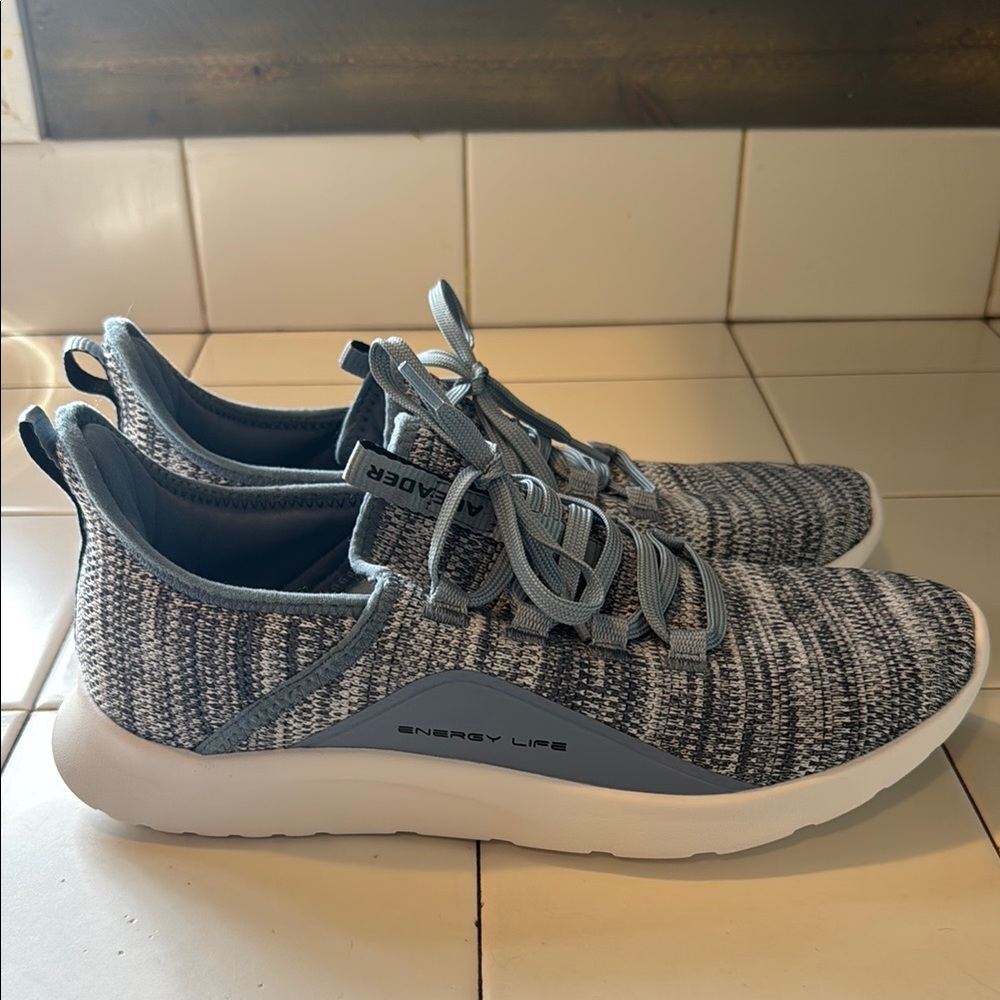 Aleader Women's Energy Life Energy Cloud Sneakers Size 9.5